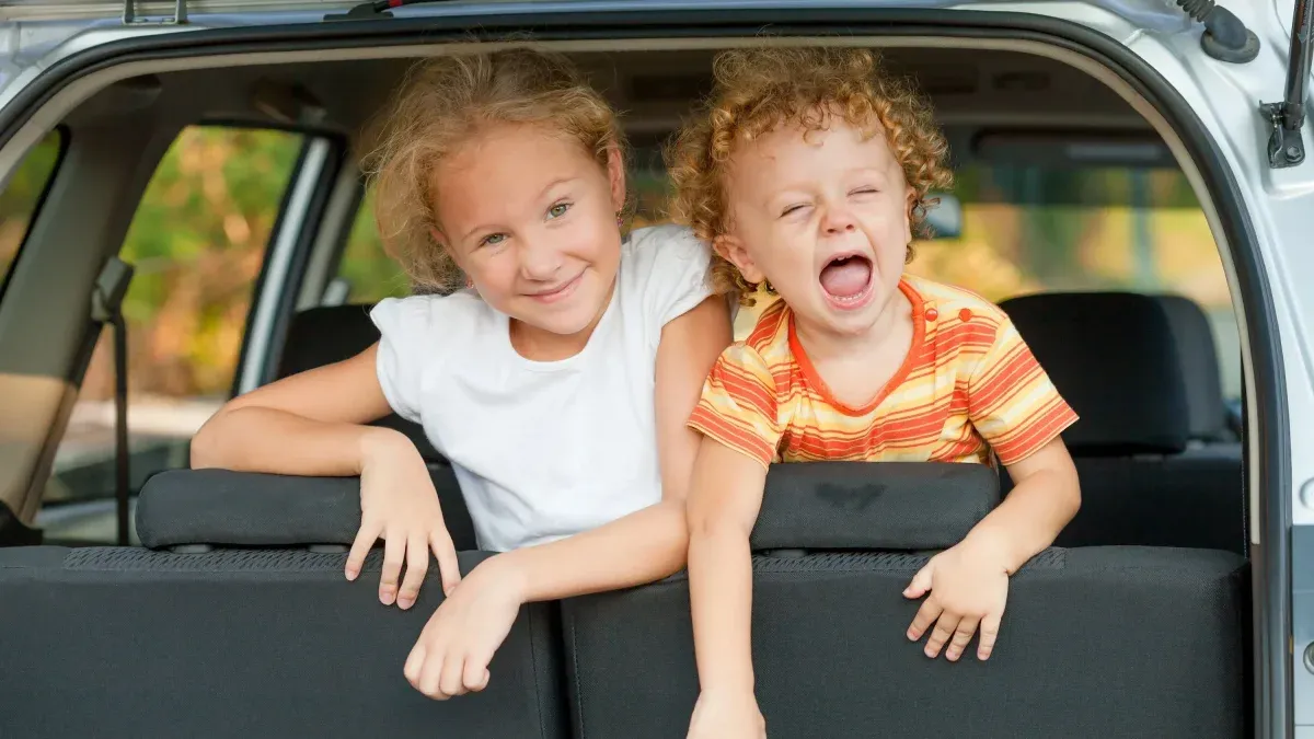 Stickers, popits y mucho más: el kit de viaje ideal para entretener a los más chicos