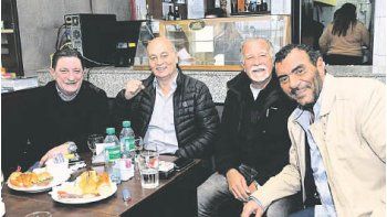 Aliados. Como adelantó este diario, el taxista Omar Viviani y el rural Gerónimo Venegas apuraron una alianza impensada, sólo unidos por la consigna “no al triunvirato”. Ayer se mostraron con Plaíni, hasta ahora incondicional de Moyano, y Di Próspero.