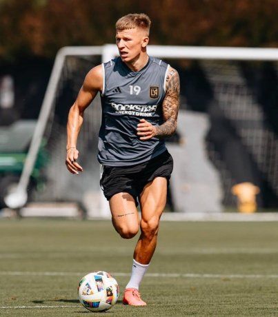 Este lunes por la mañana se concluyeron los trámites y papeleos por la transferencia de Mateusz Bogusz, quien ya puede mencionarse como incorporación de Cruz Azul. Este lunes por la mañana se concluyeron los trámites y papeleos por la transferencia de Mateusz Bogusz, quien ya puede mencionarse como incorporación de Cruz Azul.