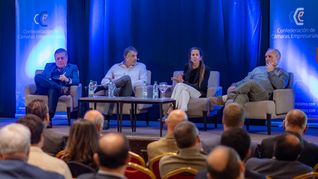 Omar Paganini, ministro de Industria Energía y Minería; Nicolás Jodal, CEO de Genexus; Ximena Somer, directora ejecutiva y co-fundadora de Anima; y Richard Read, exdirigente sindical.