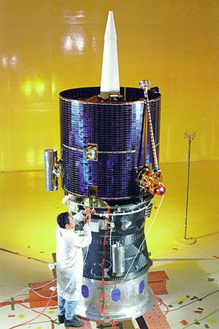 Lunar Prospector, la sonda espacial que llevó los restos de Shoemaker a la Luna.