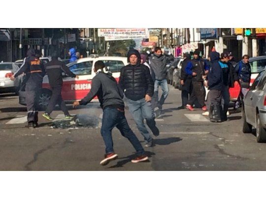 Grave: corridas y tiros frente al Concejo Deliberante de Lanús