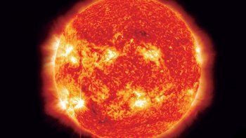 El Sol tiene dos nuevas manchas solares grandes, lo que implica el riesgo de tormentas cósmicas importantes.