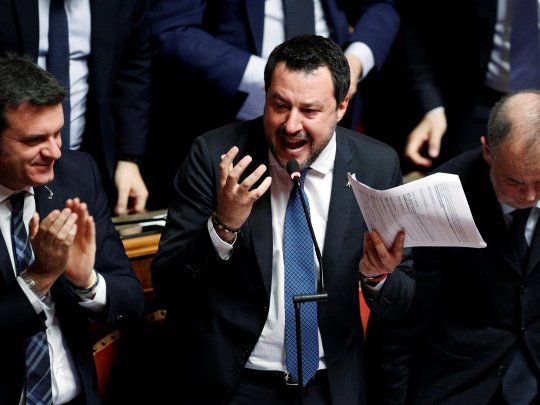 El senador y exministro de Interior, Matteo Salvini, en su intervenci&oacute;n durante el voto en su contra.