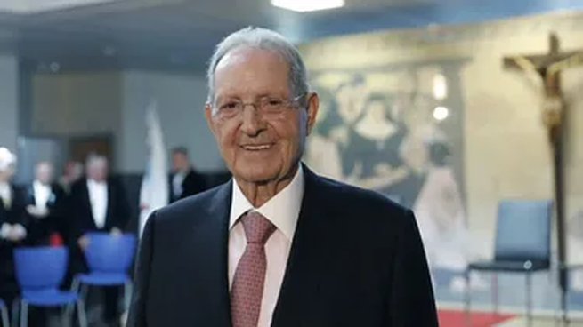 Olegario Vázquez Raña, dueño y fundador del Grupo Empresarial Ángeles (hoy Vazol).