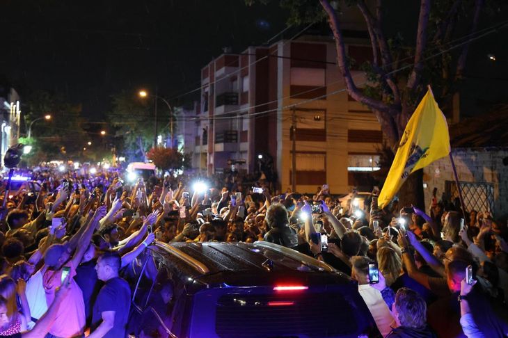 El Presidente de la Nación, Javier Milei, encabezó el lunes por la noche una nueva actividad del Tour de la Gratitud en la ciudad de Mar del Plata.