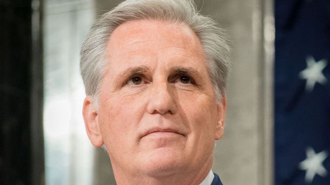 Kevin McCarthy consigue la presidencia del Congreso de Estados Unidos tras 15 intentos.