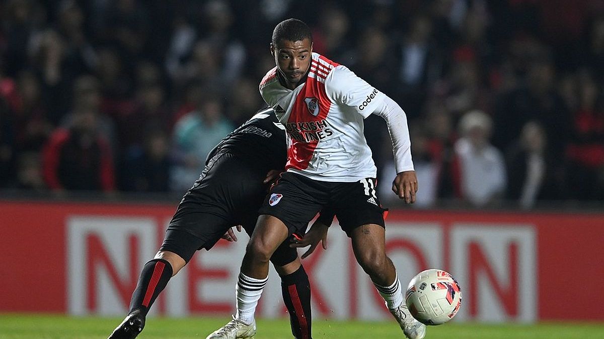 De La Cruz renewed with River until 2025, but is still waiting for offers