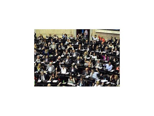 Diputados del FpV votan la modificación del Código Civil y Comercial.