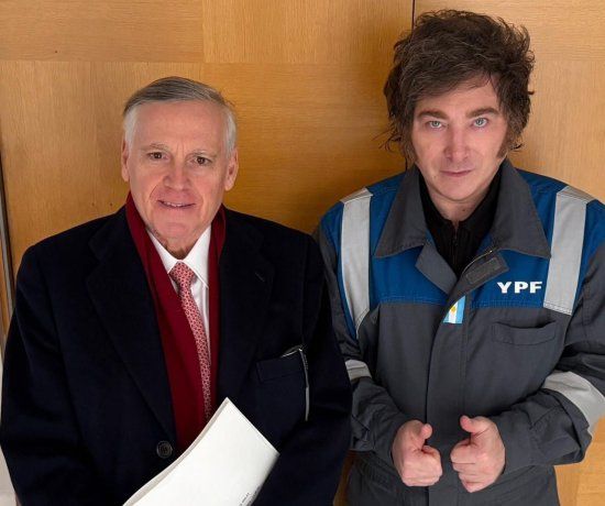 Milei se encontró con Huerta de Soto, a quien cita como un ejemplo a seguir. Milei se encontró con Huerta de Soto, a quien cita como un ejemplo a seguir.