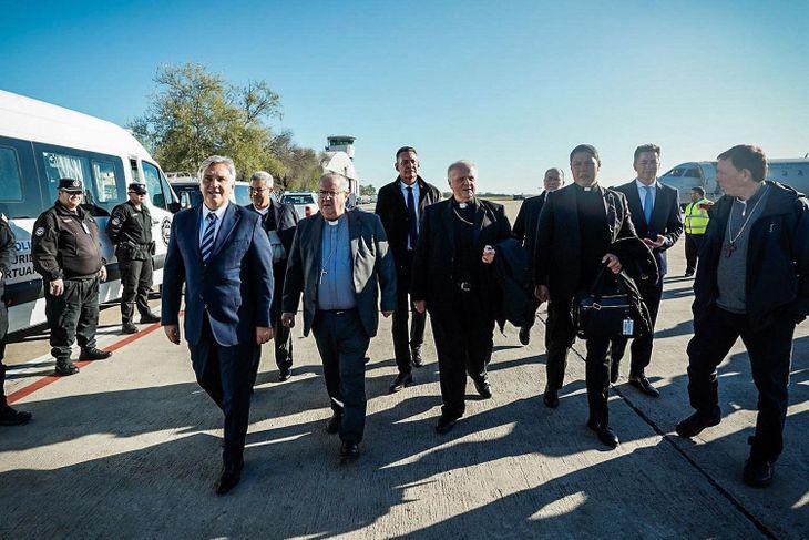 Martín Llaryora recibió a una delegación del Vaticano en Córdoba. Martín Llaryora recibió a una delegación del Vaticano en Córdoba.