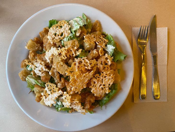 The fried chicken appears in fresh dishes, away from Fast Food. The fried chicken appears in fresh dishes, away from Fast Food.
