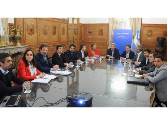 Siguen las rondas de negociaciones. Ministros provinciales de Economía se reunieron con los ministros Dujovne y Frigerio en la Casa Rosada. (Imagen: Ministerio del Interior, Obras Públicas y Vivienda)