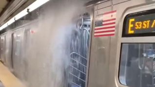Caos en el subte de Nueva York por las inundaciones.