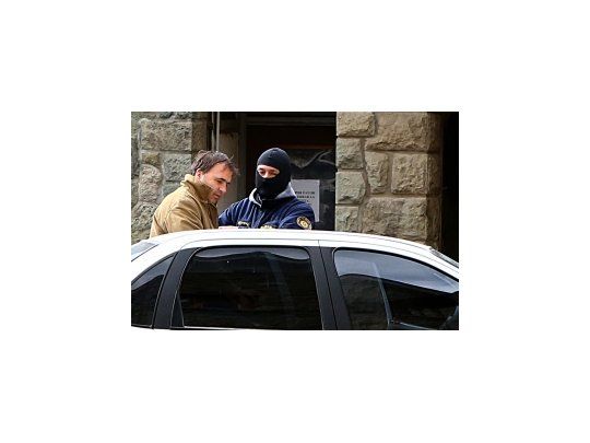 Detuvieron a sobrino nieto del Papa acusado por estafas
