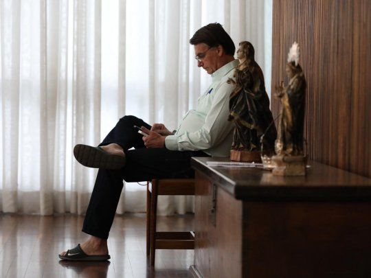 Jair Bolsonaro mantiene su postura negacionista de la gravedad del coronaviurs.