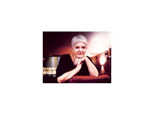 Claudia Lapacó: «Yo nunca haría los manejos terribles que hace con las mujeres de su hijo la sultana Feiza. Además, los míos ya tienen 44 y 41 años. No escuchan mucho a mamita. Por suerte.»