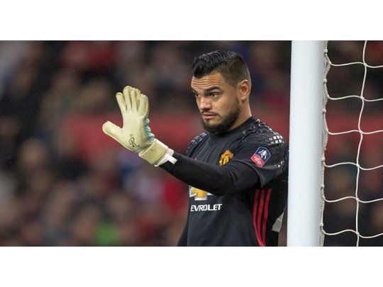 Romero dijo presente en la goleada de Manchester United.