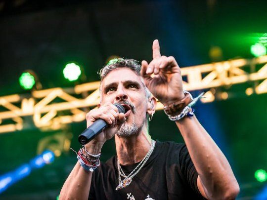 Titulo De Ambito Guille Bonetto Cantante De Los Cafres Por Mas Que Haya Distancia Siempre Habra Vibra 2020 titulos com ar