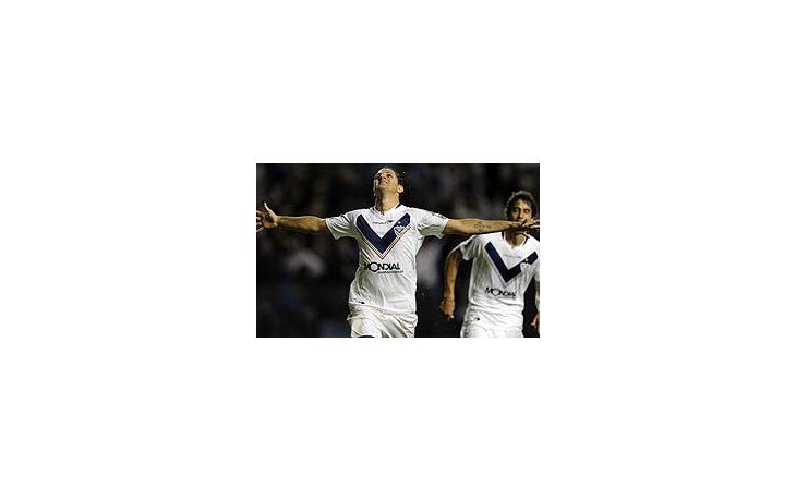 Juan Manuel Martínez mira al cielo. Vélez está bien arriba en la Libertadores y el Clausura.