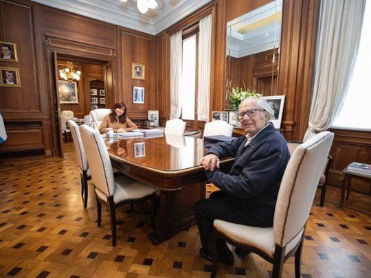 Antes de presidir la sesión en el Senado, Cristina recibió a Pérez Esquivel.