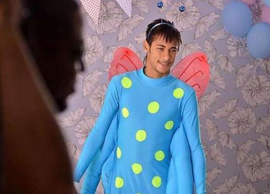 Neymar se disfrazó para una publicidad de helados.