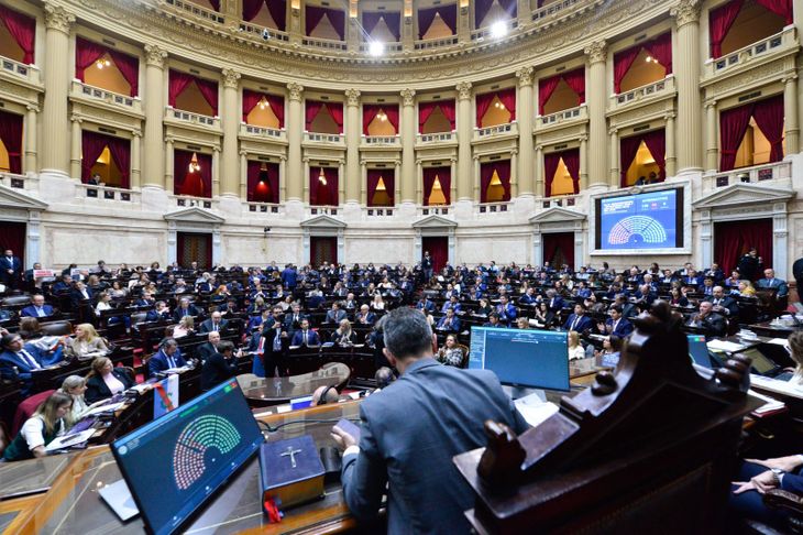 El oficialismo volvió a aprovechar su mayoría en una sesión en la que se trató sólo su agenda. El oficialismo volvió a aprovechar su mayoría en una sesión en la que se trató sólo su agenda.