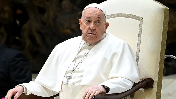 El Papa Francisco suspendió presidir el Vía Crucis de Viernes Santo para cuidar su salud imagen-2