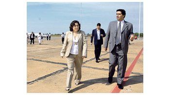Ocaña llegó a la provincia más afectada por la enfermedad, donde fue recibida por el gobernador Capitanich. Juntos analizaron la situación.