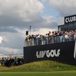 El PIF de Arabia Saudita puso fin al apoyo financiero que, desde 2021, venía realizando a LIV Golf y el circuito pierde su principal fuente de ingresos. El PIF de Arabia Saudita puso fin al apoyo financiero que, desde 2021, venía realizando a LIV Golf y el circuito pierde su principal fuente de ingresos.