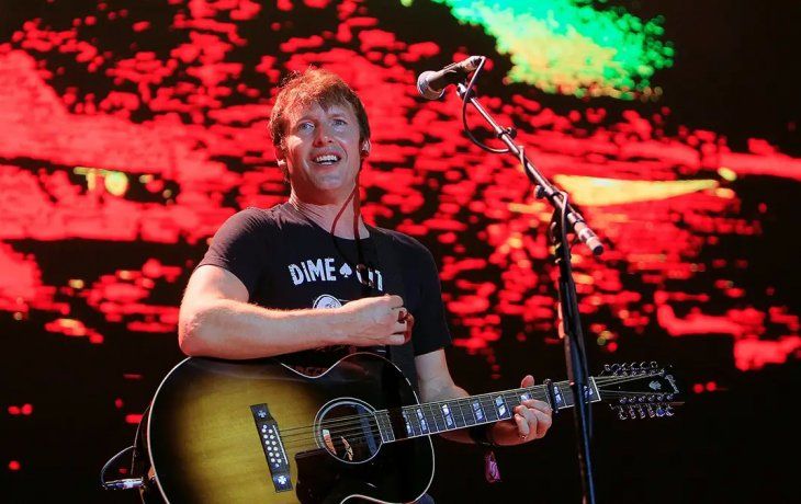 Nueva Zelanda: James Blunt ofrece su música para dispersar a manifestantes antivacunas