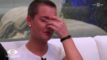 Michelle, una de las concursantes,rompió en llanto ya que su madre padeceuna enfermedad crónica.