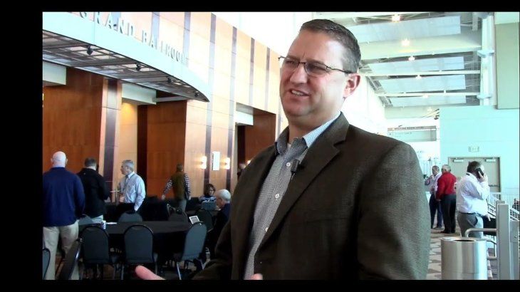 El ex gerente de un importante banco que fue víctima de una estafa con criptomonedas y desvió millones de la institución.