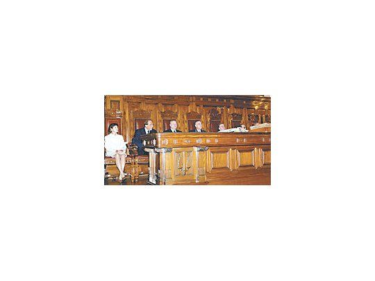 Octubre será determinante en la composición de la Corte Suprema de Justicia. El viernes vence el plazo para que el gobierno presente el candidato a suceder a Adolfo Vázquez. Seis días después Antonio Boggiano tiene que defenderse ante Diputados de 11 cargos por mal desempeño.