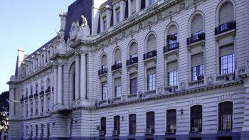 La Aduana fijó en 2020 precios de refernecia para las exportaciones de arándanos, leche en polvo, cebolla, papa, pasas de uva y corvina.
