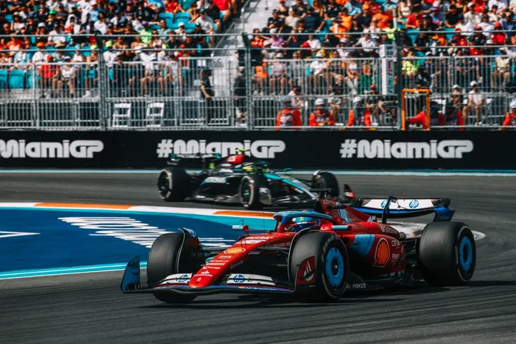 Desde 2022, el Hard Rock Stadium recibe a la Fórmula 1 en el Gran Premio de Miami y tiene contrato hasta 2041. Desde 2022, el Hard Rock Stadium recibe a la Fórmula 1 en el Gran Premio de Miami y tiene contrato hasta 2041.
