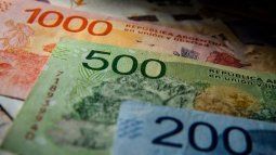 The bonus is an additional salary that workers perceive and that is paid in two installments: the first in June and the second in December. The bonus is an additional salary that workers perceive and that is paid in two installments: the first in June and the second in December.