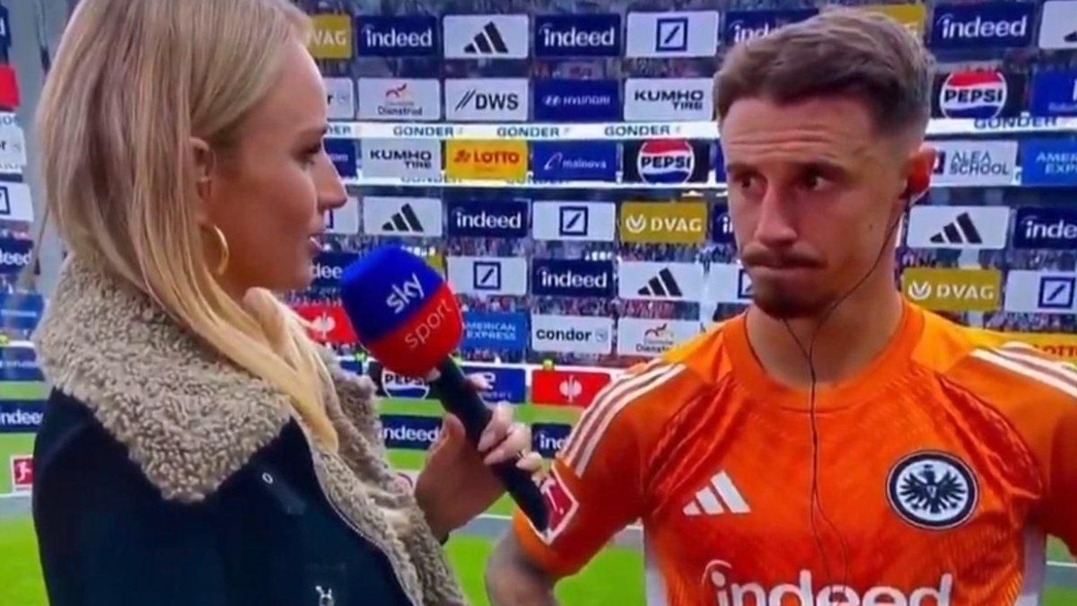 Journalist congratulated the Werder Bremen captain after losing 4 to 1 against Eintracht Frankfurt
