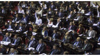 La ley de leyes obtuvo 177 votos a favor, 58 en contra y 4 abstenciones.