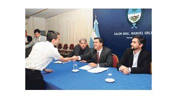 La última aparición pública de Capitanich como gobernador fue ayer durante la rúbrica de acuerdos de precios por 180 días con supermercadistas y con comercializadores de bienes y servicios en general.