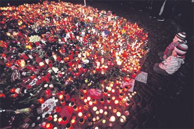 La radicalización de la embestida terrorista en el plano internacional puso a Occidente frente a un extremo estado de conmoción.