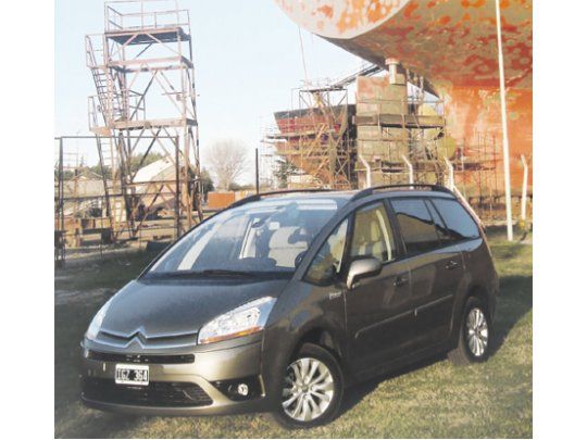 El comportamiento dinámico es una de sus virtudes. Muy buen confort de marcha y un agarre eficiente en la ruta son cualidades que se pueden lograr gracias a un buen equilibrio de suspensiones.