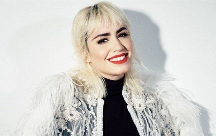 Lali Espósito y un gesto conmovedor con una nena que vendía dibujos para ir a su recital