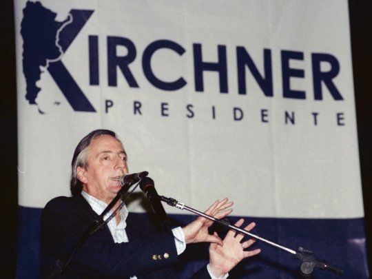 batallas. Néstor Kirchner hizo campaña con pocos seguidores en 2003. Luego cerraría un acuerdo con Eduardo Duhalde. En 2005 decidió enfrentar al bonaerense: venció Cristina. En 2009 se arrepintió de presidir el PJ.&nbsp;