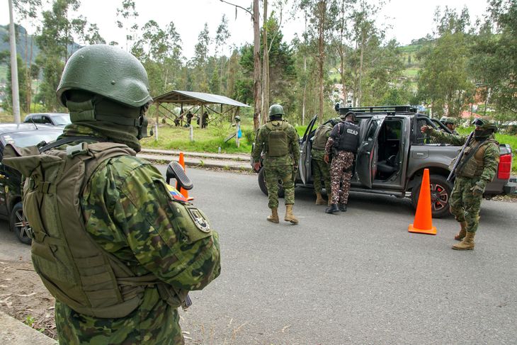 El conflicto entre fuerzas gubernamentales y grupos criminales en Ecuador continua. El conflicto entre fuerzas gubernamentales y grupos criminales en Ecuador continua.