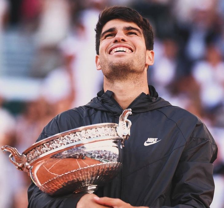 Carlos Alcaraz tiene cuatro Grand Slam. Carlos Alcaraz tiene cuatro Grand Slam.