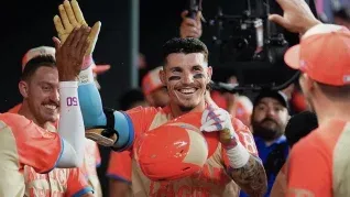 El jardinero central de los Boston Red Sox, el mexicoamericano Jarren Durán, se robó el espectáculo en el Juego de Estrellas de 2024. Le dio el triunfo por 5 a 3 a la Liga Americana sobre la Liga Nacional.