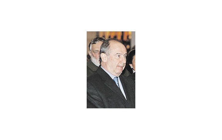 El titular delFMI, Rodrigode Rato, creeque en 2007el crecimientode laeconomía enel mundodeberíasituarse en4,9 porciento.