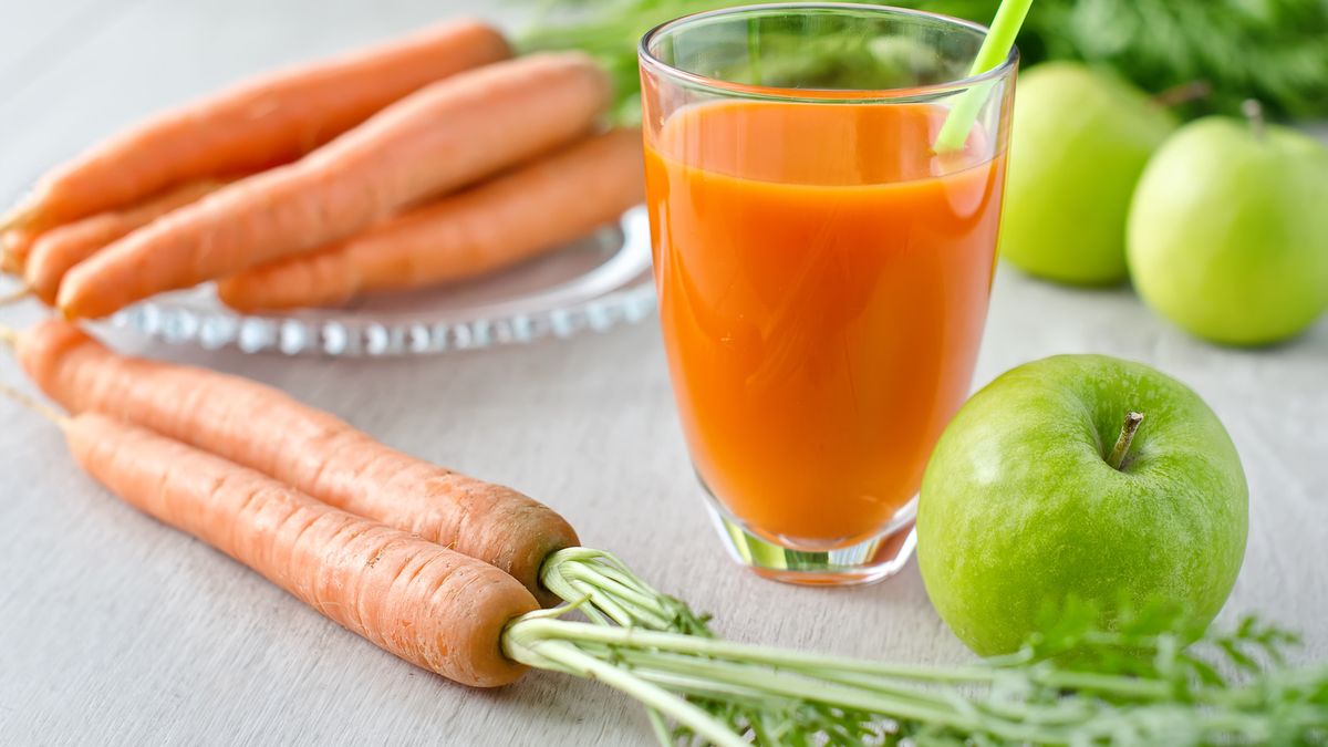 The least thought combination: why nutritionists recommend taking apple and carrot juice