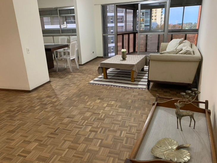 El living de un departamento en alquiler (Foto Gentileza: Usandivaras Propiedades) El living de un departamento en alquiler (Foto Gentileza: Usandivaras Propiedades)